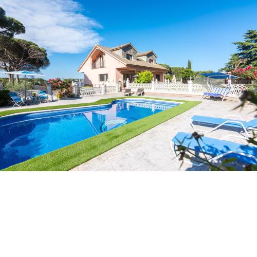 HomeHolidaysRentals Corts