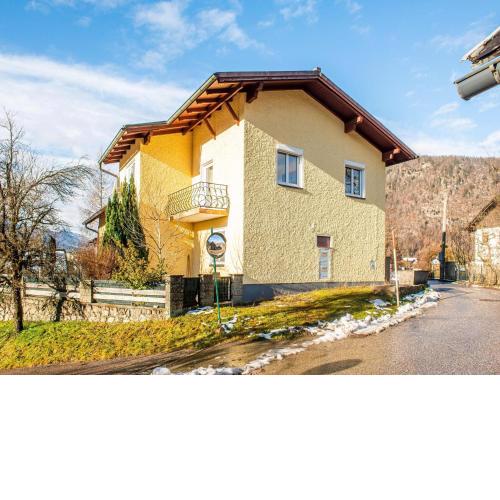 Homely Apartment in Bad Ischl with Balcony