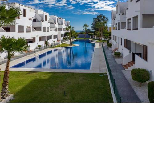 Homes of Spain, Apartamentos Paraíso Vera Playa, Ático Alborada con solárium grande privado, a pie de playa, WIFI