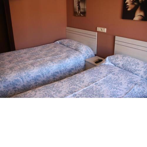 HOSTAL BURGALES