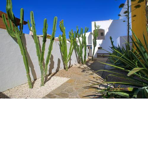 Hostal Doña Lola Marina