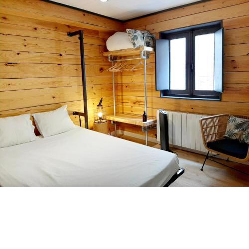 Hostal Erasmus by gaiarooms