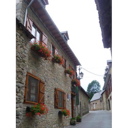 Hostal Escuils