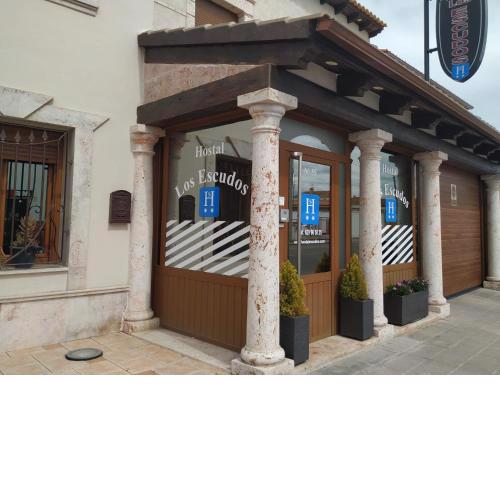Hostal Los Escudos