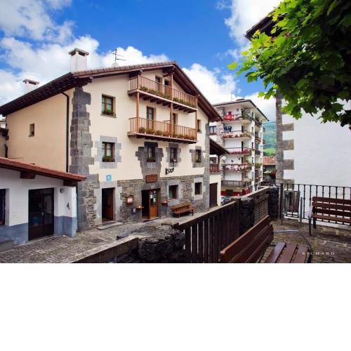 Hostal Musunzar