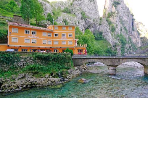 Hostal Poncebos