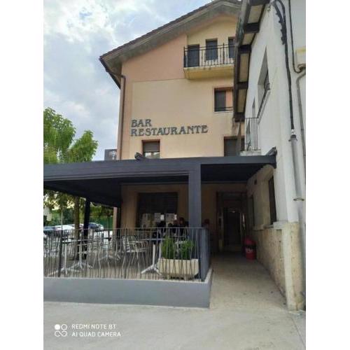 Hostal Restaurante Ibaisek
