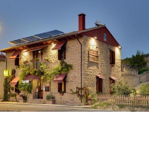 Hostal Rural Txapi Txuri Logis Hotels