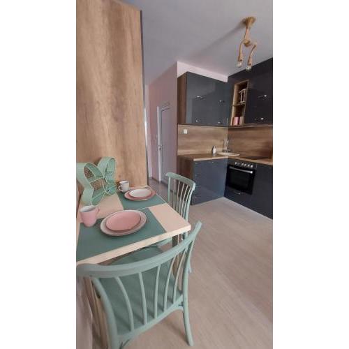 HostEx Pastello Deluxe Studio