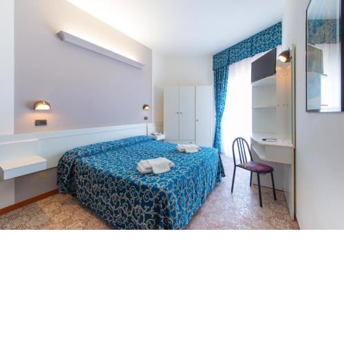 Hotel 2000