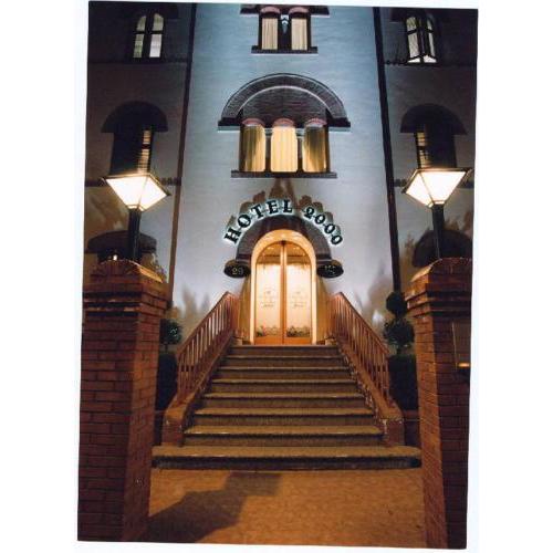 Hotel 2000