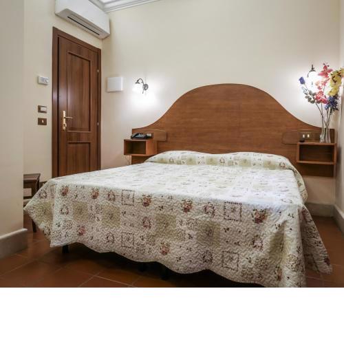 Hotel 4 Coronati