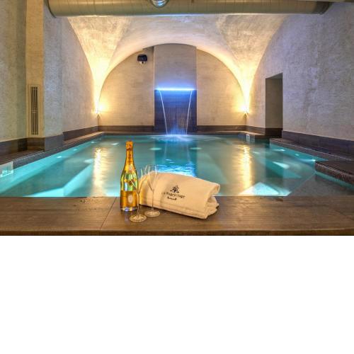 Hotel 77 Seventy-Seven - Maison D'Art Collection