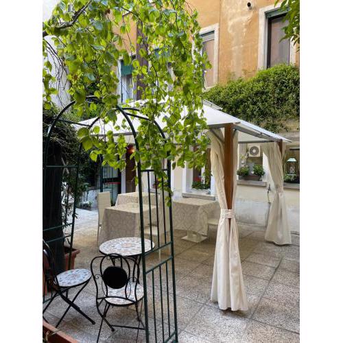 Hotel Apostoli Garden
