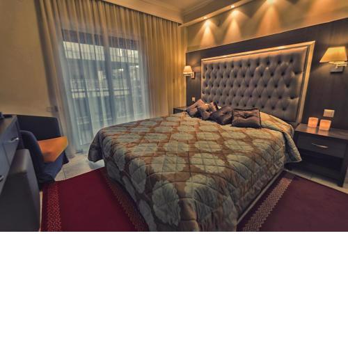 Hotel Avra