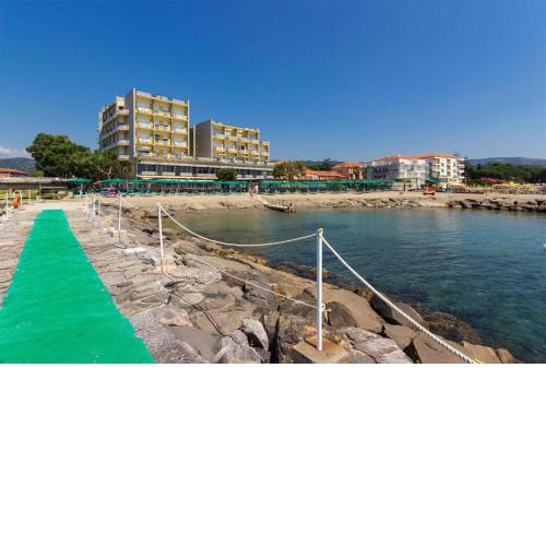 Hotel Bellevue Et Mediterranée