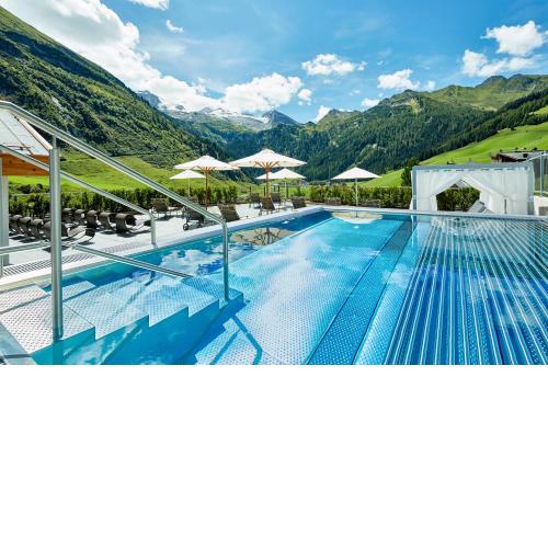 Hotel Berghof Crystal Spa & Sports