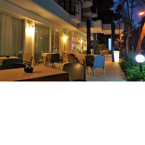 Hotel Canasta