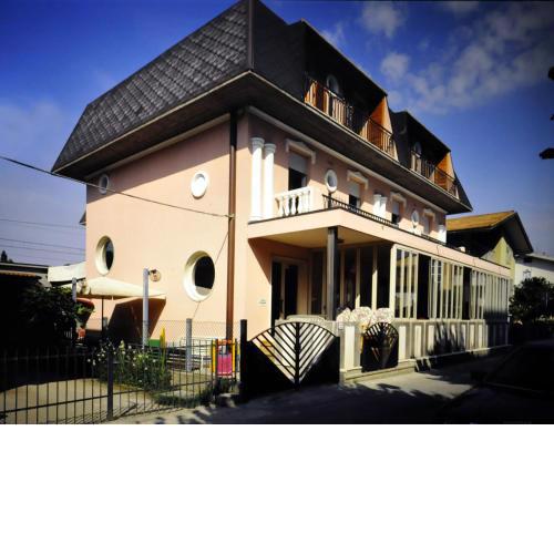 Hotel Cesari