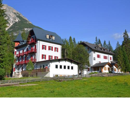Hotel Croda Rossa