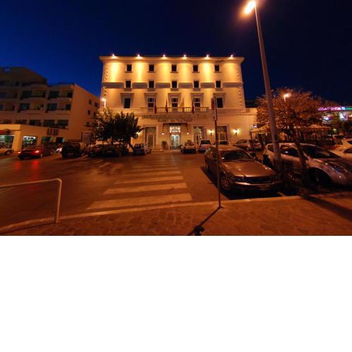 Hotel De La Ville