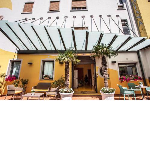 Hotel Diana