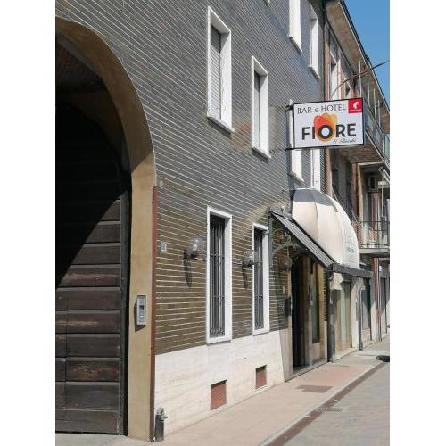 HOTEL FIORE & Fiocchi