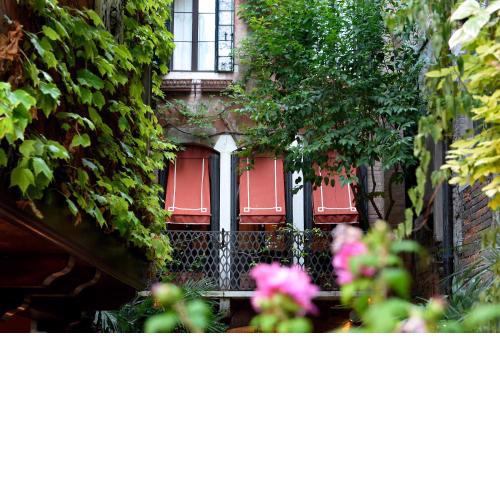 Hotel Flora