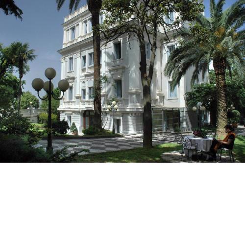 Hotel Flora