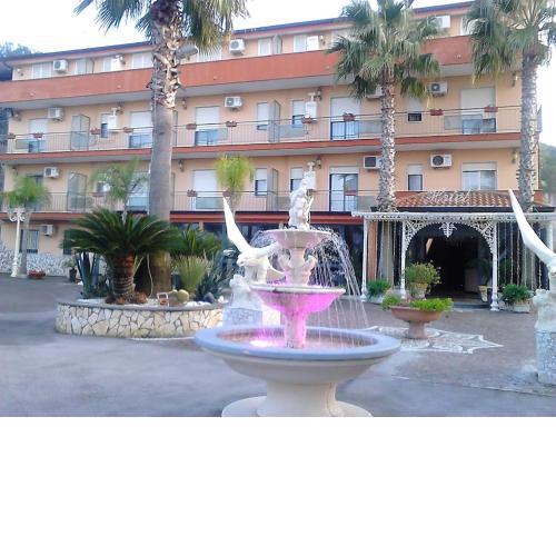 Hotel Happy Days