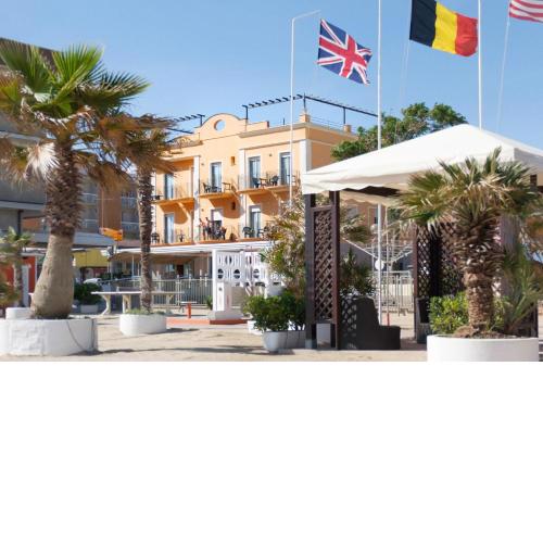 Hotel Holiday Beach