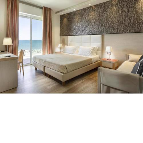 Hotel Kursaal fronte mare con piscina