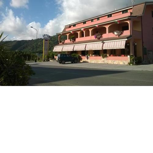 HOTEL LO SVINCOLO