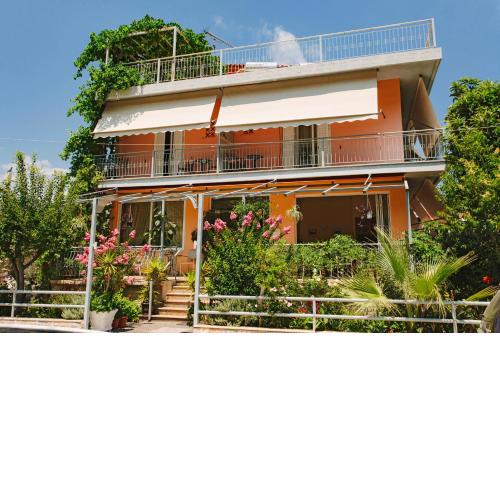 Hotel Loula Rooms and Apartments