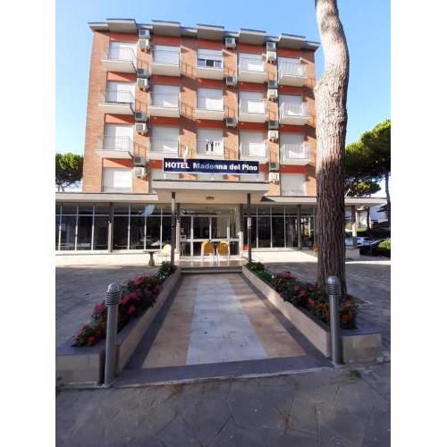 Hotel Madonna Del Pino