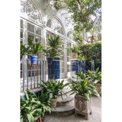 Hotel Medium Romantic