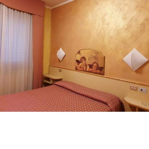 HOTEL PARADISO