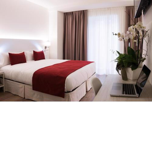 Hotel Pompaelo Plaza del Ayuntamiento & Spa