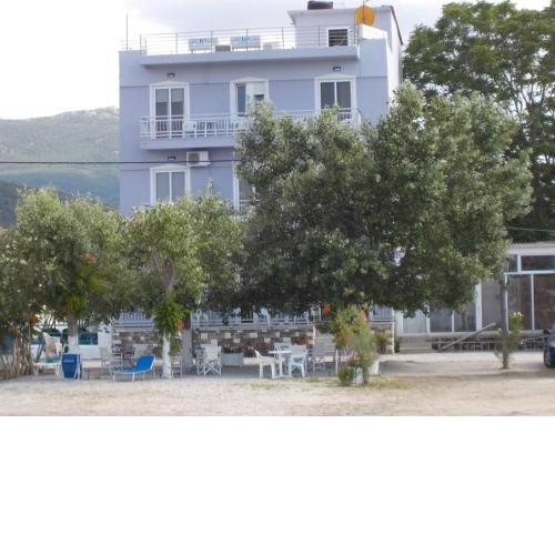 Hotel Prinos
