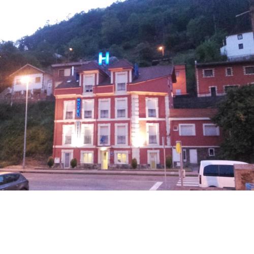 Hotel Rio Caudal