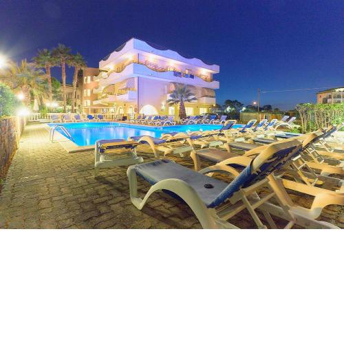 Hotel Rivadoro - Spiaggia Privata - Piscina