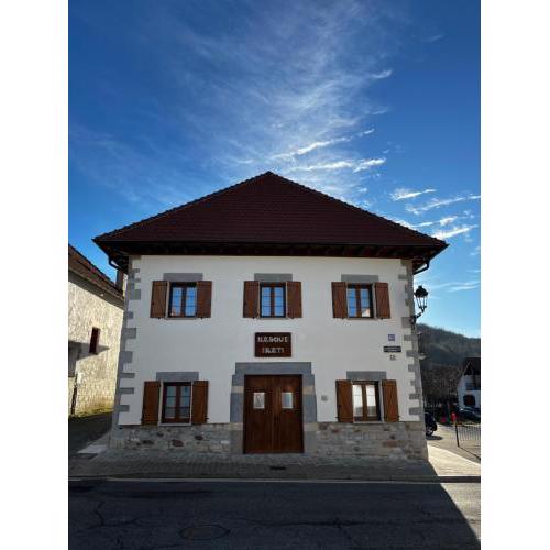 HOTEL RURAL BASQUE IRATI