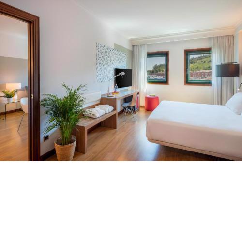 Hotel Santiago Plaza Affiliated by Meliá