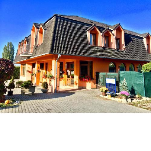 Hotel Senica