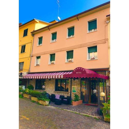 Hotel Serena