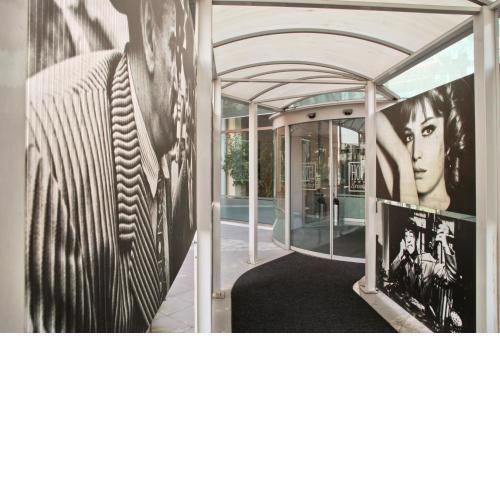 Hotel Studios