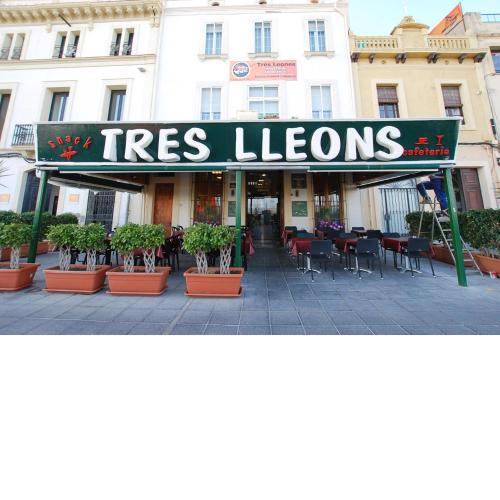 Hotel Tres Leones