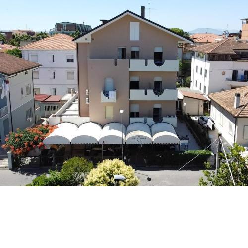 Hotel Villa Dina