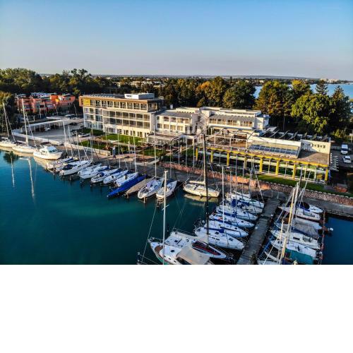Hotel Yacht Wellness & Business