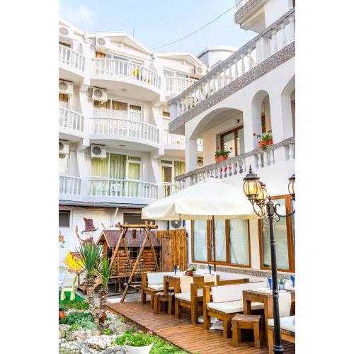 hotel Yanis
